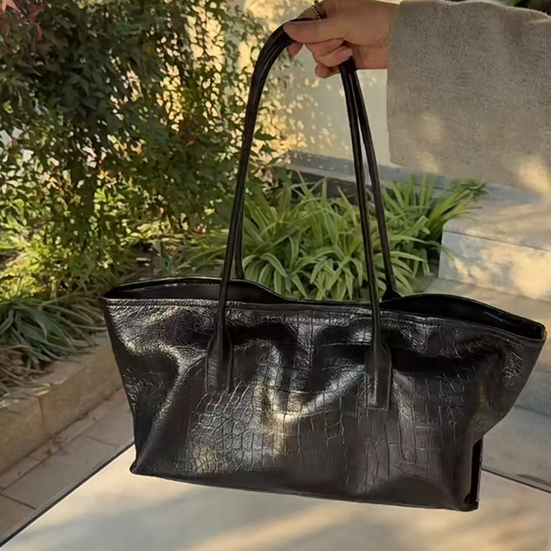 Borsa a mano vintage con motiv - Leatherwork Free Patterns recensione e prezzo